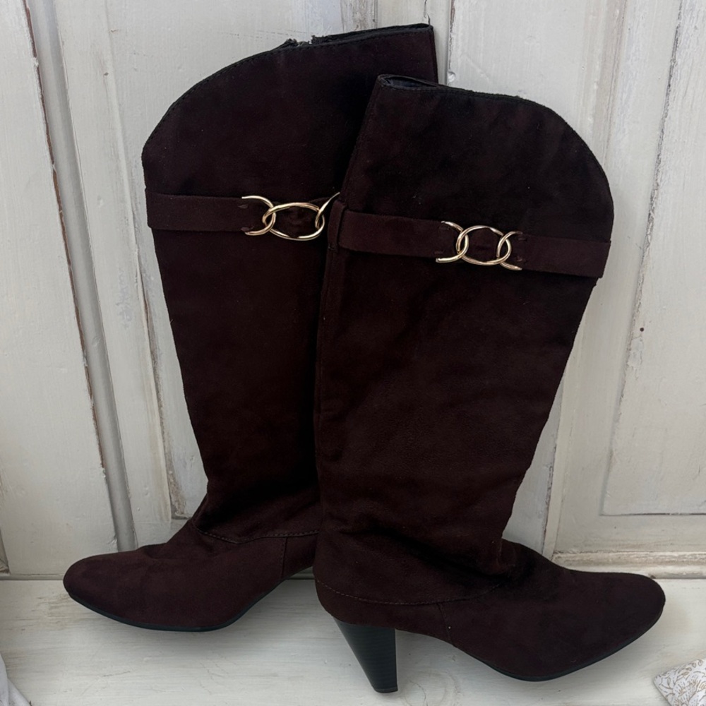 Predictions Brown Boots